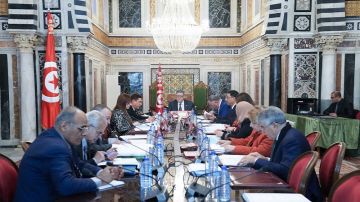 رئيس مجلس نواب الشعب يشرف على اجتماع المكتب