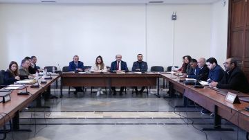 لجنة برلمانية متناصفة للنظر في الفصول الخلافية في مشروع قانون المالية