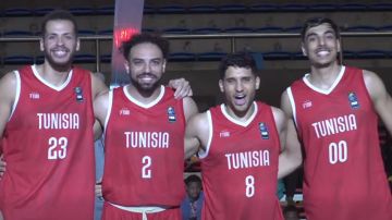 كأس إفريقيا لكرة السلة 3X 3 : المنتخب الوطني ينهزم أمام الجزائر في ربع النهائي كأس إفريقيا لكرة السلة 3X 3 : المنتخب الوطني ينهزم أمام الجزائر في ربع النهائي
