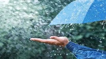 طقس اليوم: أمطار متفرقة بهذه المناطق