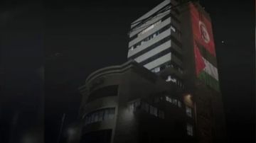 الهيئة العامة للإذاع والتلفزيون الفلسطينية تضيء برجها بعلم تونس احتفاء بعيد الثورة