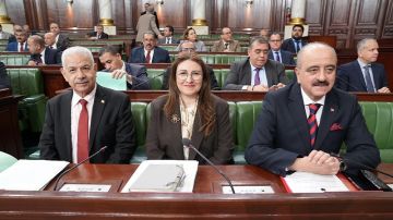 بحضور عدد من الوزراء: انطلاق جلسة عامة لمناقشة جملة من مشاريع القوانين