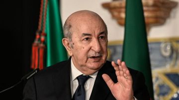 تبون.. الجزائر لم تتدخل يوما في الشأن التونسي و جيشنا لم يطأ الأراضي التونسية تبون.. الجزائر لم تتدخل يوما في الشأن التونسي و جيشنا لم يطأ الأراضي التونسية