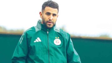 محـــرز يدافـــــــع عــن نفســـــــــه ويعد الجزائرييــن ببطولـــة مختلفة «الانتقادات لا تهمّني»