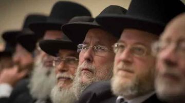 نبض الصحافة العربية والدولية ..تقارير تكشف فضيحة استخباراتية في فرنسا .. مؤسسات يهودية تجسست على المسلمين لصالح إسرائيل