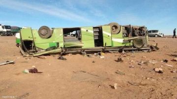 الجزائر: وفاة 14 شخصا وإصابة 34 في انقلاب حافلة الجزائر: وفاة 14 شخصا وإصابة 34 في انقلاب حافلة