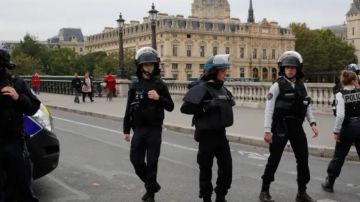 باريس: ايقاف مشتبه به في عملية طعن 3 نساء في ميترو الأنفاق