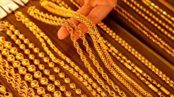 الذهب ينتعش من أدنى مستوى في أسبوعين والفضة تتعافى الذهب ينتعش من أدنى مستوى في أسبوعين والفضة تتعافى