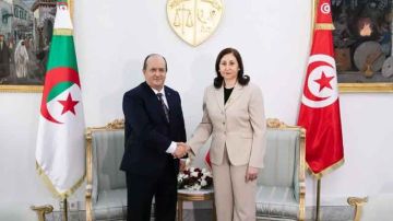 بين تونس والجزائر: توقيـع 25 اتفاقية تعاون بين تونس والجزائر: توقيـع 25 اتفاقية تعاون