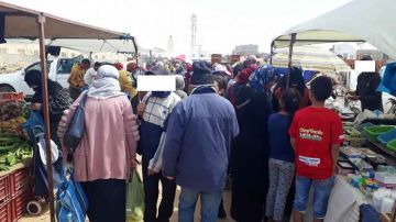 طينـــة: سوق الثلاثاء... بين أبواب أغلقت وتطلعات معلقة على أمل الفتح طينـــة: سوق الثلاثاء... بين أبواب أغلقت وتطلعات معلقة على أمل الفتح