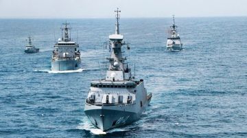 فنزويلا.. سفن حربية ترافق ناقلات النفط لحمايتها من القوات الأمريكية