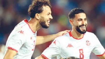 اليوم يسافر المنتخب إلى المغرب للمنافسة على كأس إفريقيا .. ...«جيبوها يا لولاد»