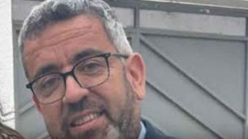 الضحية طبيب نفسي تونسي مشهور في فرنسا .. يقتل والده ويدفنه في حديقة المنزل الضحية طبيب نفسي تونسي مشهور في فرنسا .. يقتل والده ويدفنه في حديقة المنزل