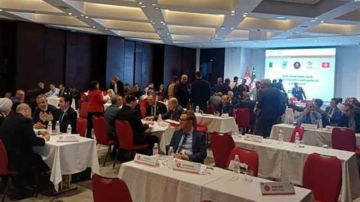 أكثــــر من 230 فاعلا اقتصاديا مـــن تونس والجزائر يشاركون في لقاءات مهنية مباشرة أكثــــر من 230 فاعلا اقتصاديا مـــن تونس والجزائر يشاركون في لقاءات مهنية مباشرة