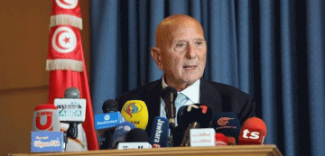 المكان الطبيعي للأستاذ أحمد نجيب الشابي هو مدارج الجامعات التونسية