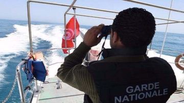 قابس: تواصل البحث عن 3 بحارة بعد غرق مركبهم قابس: تواصل البحث عن 3 بحارة بعد غرق مركبهم