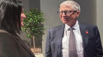 الملياردير الأمريكي بيل غيتس يدعم وزيرة السعادة أنس جابر 