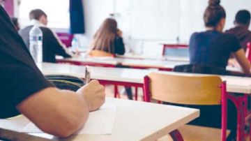 أفسد قيمة التعليم .. سباق الامتحانات أرهق التلاميذ أفسد قيمة التعليم .. سباق الامتحانات أرهق التلاميذ