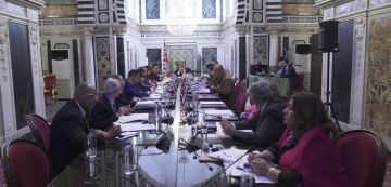 رئيس مجلس نواب الشعب يشرف على اجتماع المكتب بخصوص تأجيل الجلسة العامة الحوارية رئيس مجلس نواب الشعب يشرف على اجتماع المكتب بخصوص تأجيل الجلسة العامة الحوارية