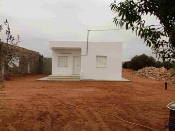 تسليم مواطنة من معتمدية بئر الحفي مسكنا جديدا إثر تعليمات من رئيس الجمهورية