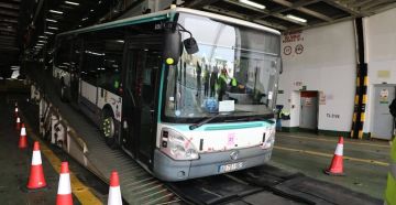 شركة النقل بتونس تتسلم الدفعة الأولى من مجموع 165 حافلة في إطار هبة من فرنسا شركة النقل بتونس تتسلم الدفعة الأولى من مجموع 165 حافلة في إطار هبة من فرنسا