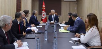 ماذا في لقاء وزير التجارة بوفد عن البنك الدولي ؟ ماذا في لقاء وزير التجارة بوفد عن البنك الدولي ؟