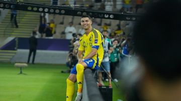 رونالدو يضع شروطه لتجديد عقده مع النصر رونالدو يضع شروطه لتجديد عقده مع النصر