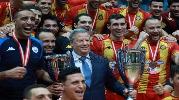 الكرة الطائرة.. الترجي يضم  الكأس للبطولة للمرة الثامنة تواليا