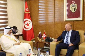 الاعداد للدورة الثامنة للجنة العليا المشتركة التونسية القطرية محور لقاء وزير النقل بسفير قطر الاعداد للدورة الثامنة للجنة العليا المشتركة التونسية القطرية محور لقاء وزير النقل بسفير قطر