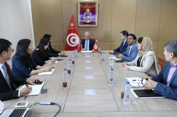 نحو التعاون الثنائي: وفد من سينوفارم الصيني للصناعات الصيدلانية و الأدوية يحل بتونس