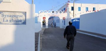 الغريبة: الزبارة تقتصر على اليهود المقيمين بتونس و الطقوس الدينية محصورة في المعبد