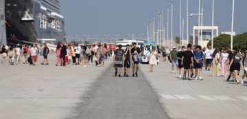 حلق الوادي: وصول باخرتين سياحيتين على متنهما قرابة 9500 من السواح حلق الوادي: وصول باخرتين سياحيتين على متنهما قرابة 9500 من السواح