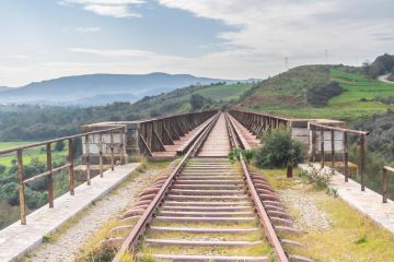 مسؤول تونسي: 75 مليار دولار حاجة البلاد للاستثمار في البنية التحتية في أفق 2040 مسؤول تونسي: 75 مليار دولار حاجة البلاد للاستثمار في البنية التحتية في أفق 2040