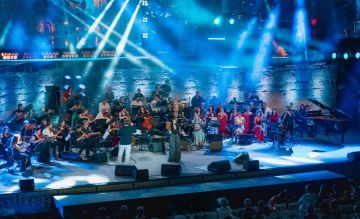 البساط الأحمر 2: توليفة فنية تلغي الحدود بين الأنماط الموسيقية