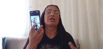 أم حازم عمارة تروي ظروف وفاة ابتها بالسجن و الغناي يعلق.. (فيديو) أم حازم عمارة تروي ظروف وفاة ابتها بالسجن و الغناي يعلق.. (فيديو)