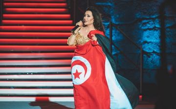 في عيد الجمهورية لطيفة تغني لتونس على ركح قرطاج