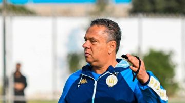 بسبب ملف التعزيزات: الاتهامات تحاصر الكنزاري بسبب ملف التعزيزات: الاتهامات تحاصر الكنزاري