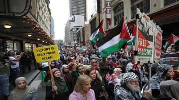 مظاهرات حاشدة في أستراليا دعما لفلسطين وسط تصاعد التوتر مع إسرائيل مظاهرات حاشدة في أستراليا دعما لفلسطين وسط تصاعد التوتر مع إسرائيل