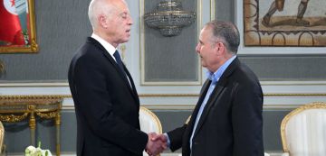 تونس على شفير مواجهة بين قيس سعيد واتحاد الشغل تونس على شفير مواجهة بين قيس سعيد واتحاد الشغل