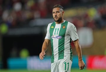 الترجي التونسي يعلن معاقبة الجزائري يوسف بلايلي