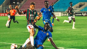 كأس الكاف: طاقم تحكيم تشادي يدير مواجهة الملعب التونسي ونادي سنيم الموريتاني كأس الكاف: طاقم تحكيم تشادي يدير مواجهة الملعب التونسي ونادي سنيم الموريتاني