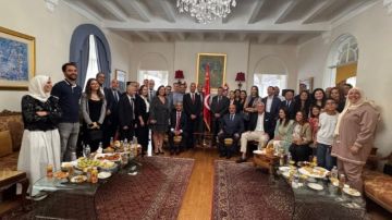 وزير الخارجية يلتقي في واشنطن عددا من أبناء الجالية التونسية وزير الخارجية يلتقي في واشنطن عددا من أبناء الجالية التونسية