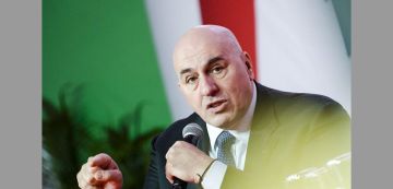 الكرباعي: فاسان التابعة للبحرية العسكرية الايطالية تهرع لحماية أسطول الصمود الكرباعي: فاسان التابعة للبحرية العسكرية الايطالية تهرع لحماية أسطول الصمود