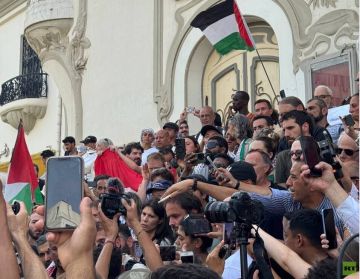 هيئة أسطول الصمود بعد حادثة احتراق سفينة: التحقيقات جارية والوجهة نحو غزة ثابتة هيئة أسطول الصمود بعد حادثة احتراق سفينة: التحقيقات جارية والوجهة نحو غزة ثابتة