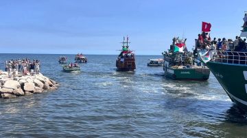 تونس.. اندلاع النيران في سفينة ثانية من اسطول الصمود