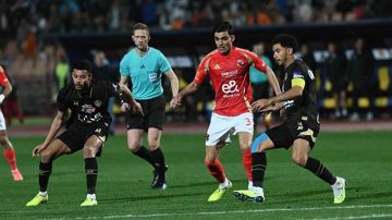 الأهلي يقلب الطاولة على الزمالك في قمة البطولة المصرية الأهلي يقلب الطاولة على الزمالك في قمة البطولة المصرية