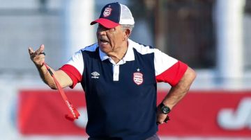 النادي الإفريقي: فوزي البنزرتي يفقد خدمات هذا اللاعب في الكلاسيكو النادي الإفريقي: فوزي البنزرتي يفقد خدمات هذا اللاعب في الكلاسيكو