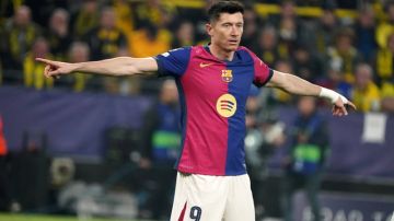 برشلونة يصدم ليفاندوفسكي برشلونة يصدم ليفاندوفسكي