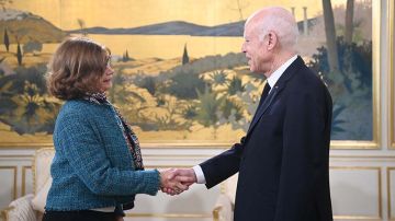 رئيس الجمهورية يستقبل سفيرة بولونيا بمناسبة انتهاء مهامها رئيس الجمهورية يستقبل سفيرة بولونيا بمناسبة انتهاء مهامها