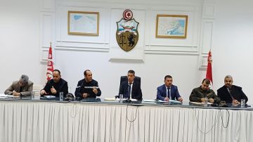 للتقليص من تداعيات التقلبات المناخية.. والي بنزرت يؤكد على مواصلة تسخير جميع الإمكانيات اللوجستية والبشرية وتفعيل برامج التدخلات الاستباقية